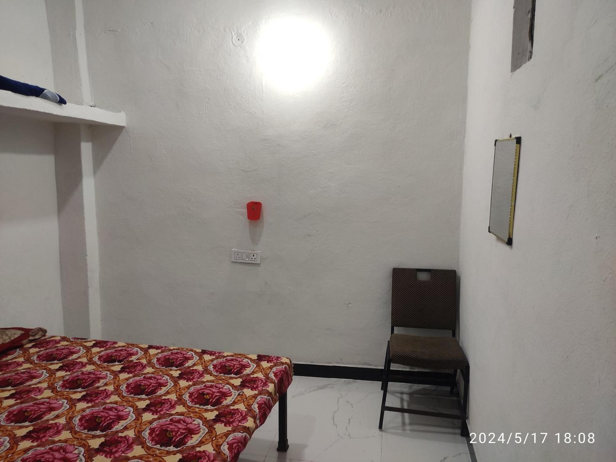 Kuber Bhandari Guest House And Hotel Sehore Rum bild